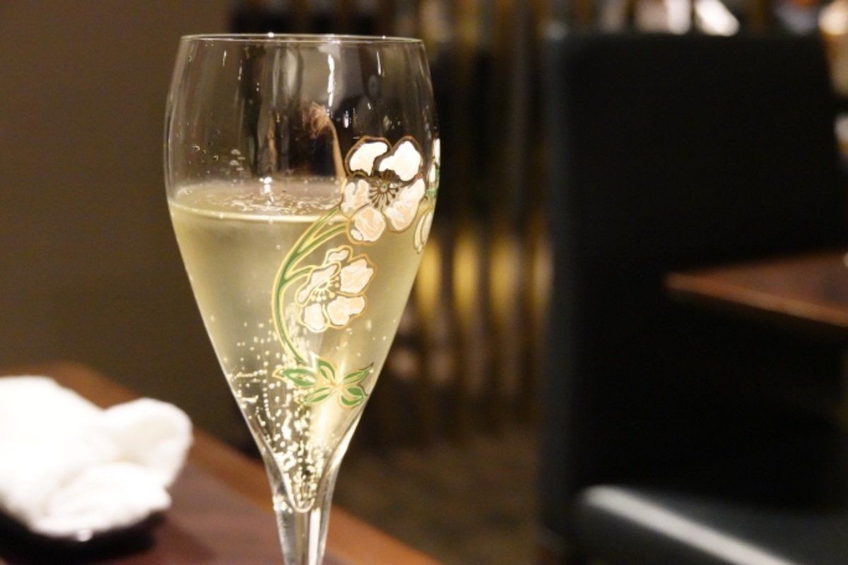 夕食はホテルの鉄板焼き「銀明翠」。当日予約したらそのレストランしか空いてな...