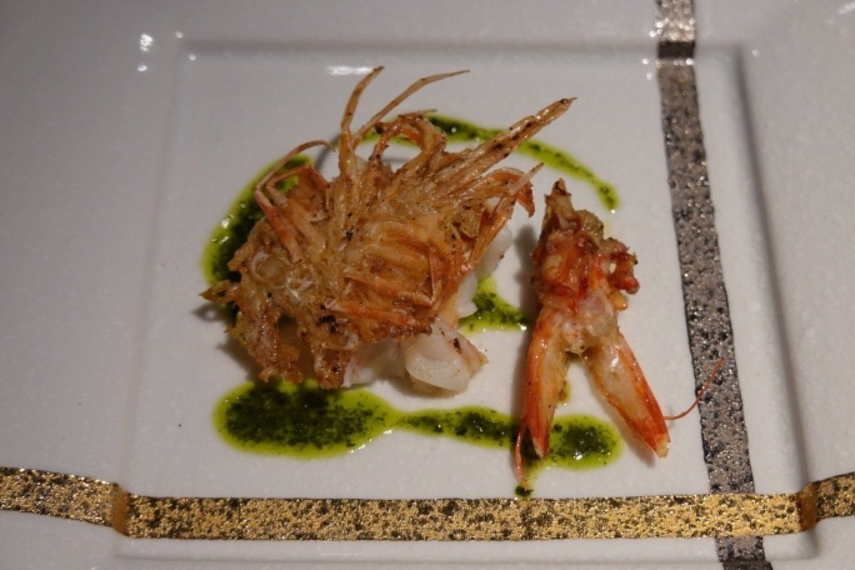 夕食はホテルの鉄板焼き「銀明翠」。当日予約したらそのレストランしか空いてな...