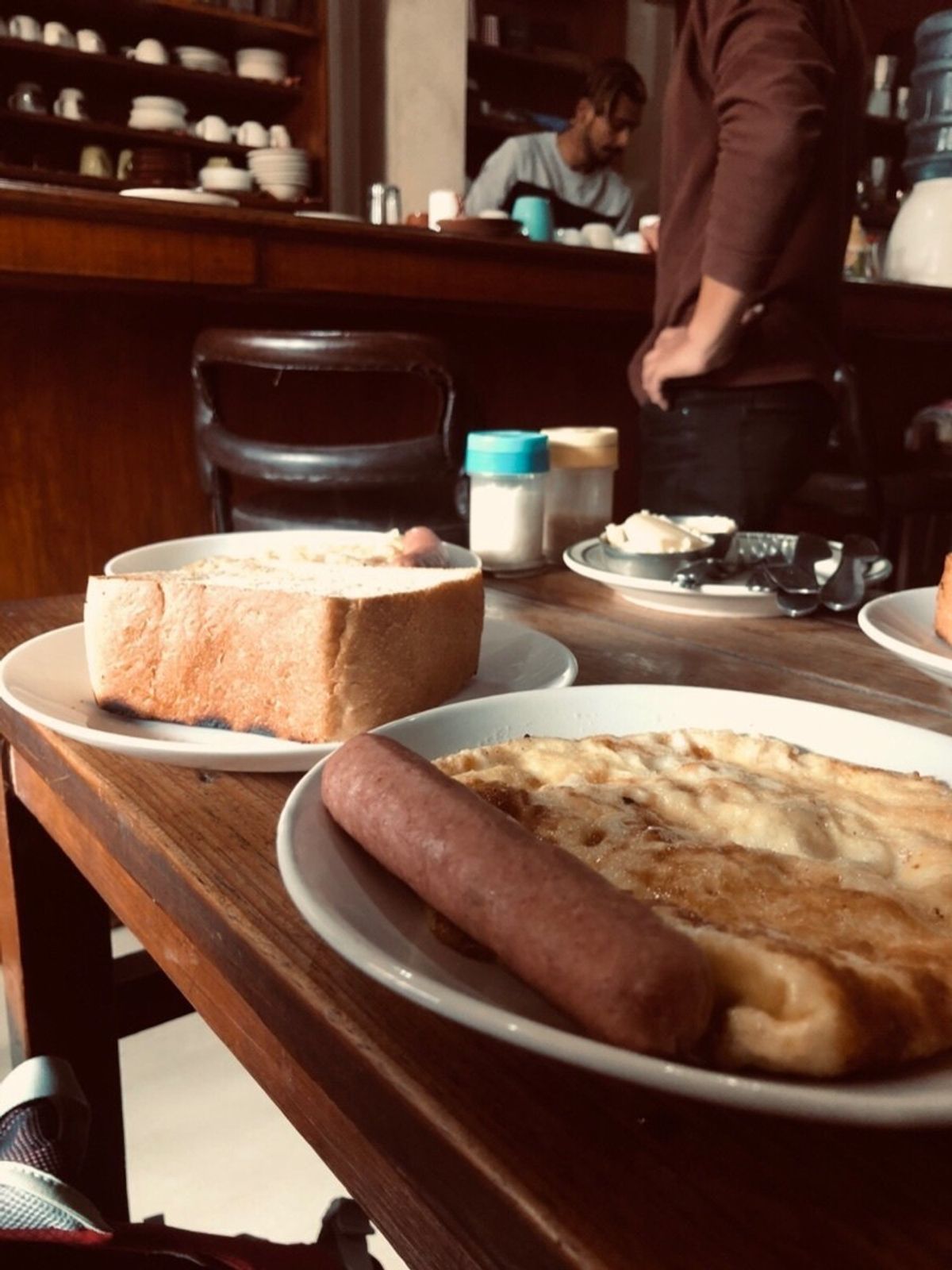 ちくさで朝食。店員がイケメンなので美味い気がする。