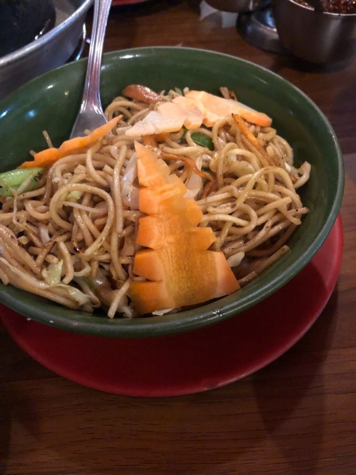 念願の鍋ギャコク！なんともどこかで食べたような味。野菜いっぱいでありがたい...