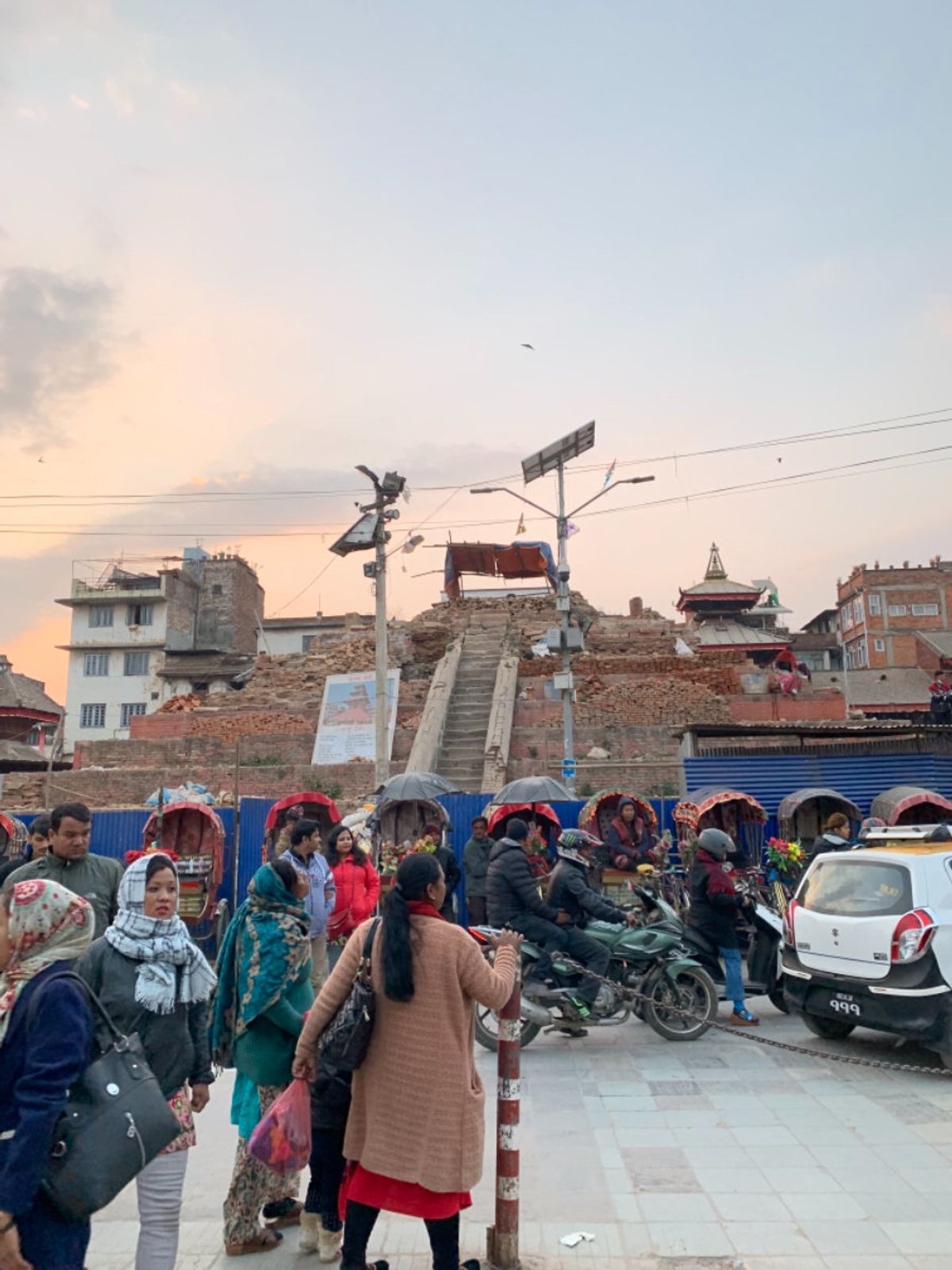 世界遺産のダルバート広場。2015年のネパール地震によって崩壊した寺院がい...