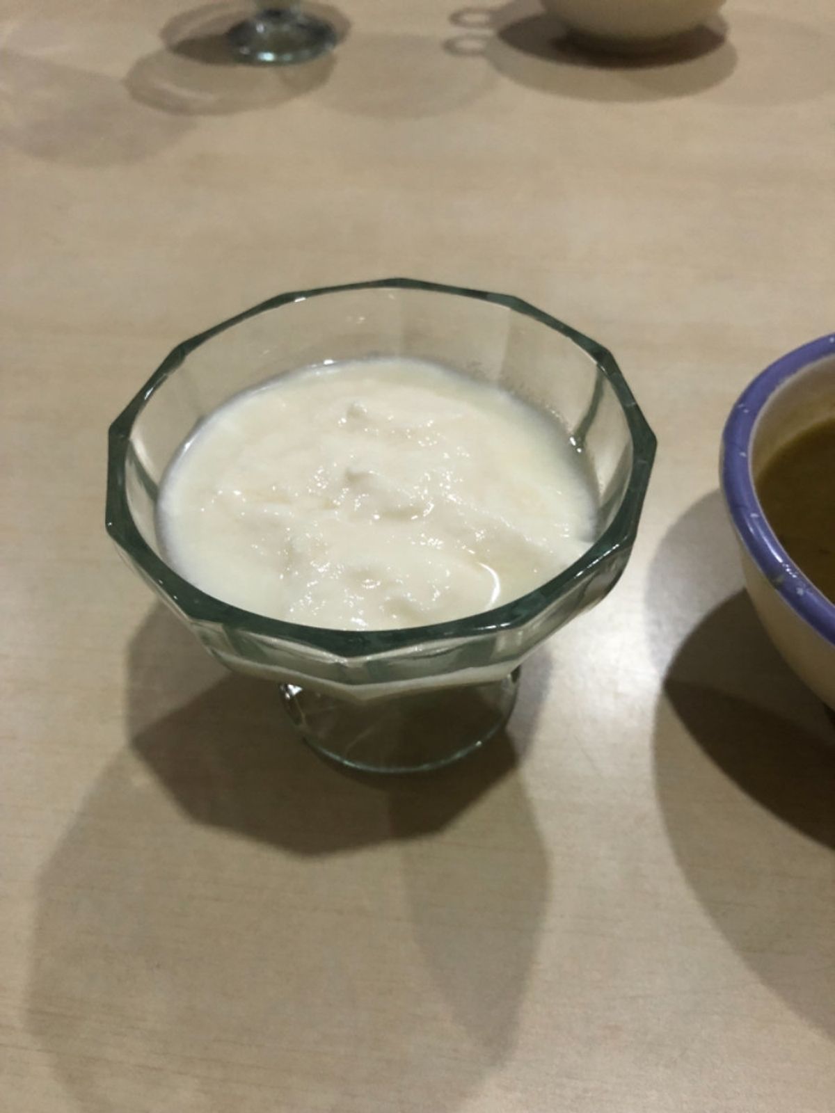 王様のヨーグルトらしい、ズゥーズゥーダウ。甘かった。
カレーも美味い。