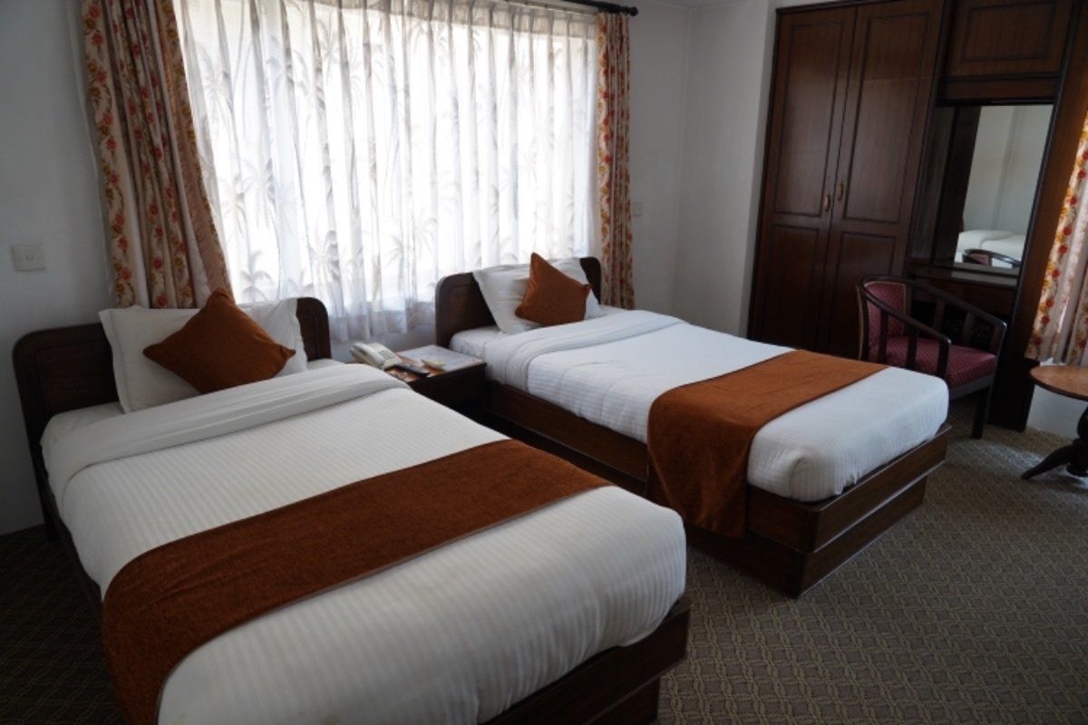 カトマンズの夜が思った以上に冷えた。ホテルの部屋は1番の安部屋でエアコンな...