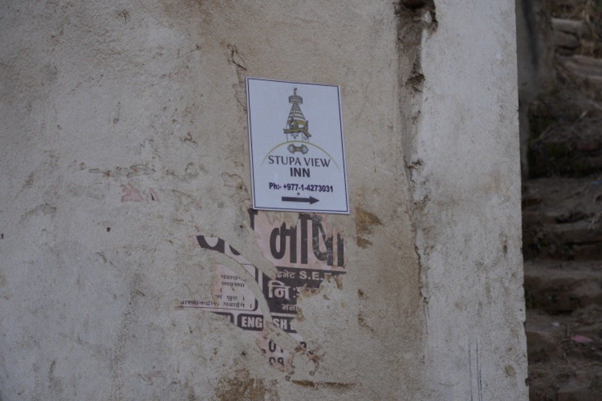 鴨川を渡っところで急に降ろされる。リキシャは坂道は無理なのか？我々が重すぎ...