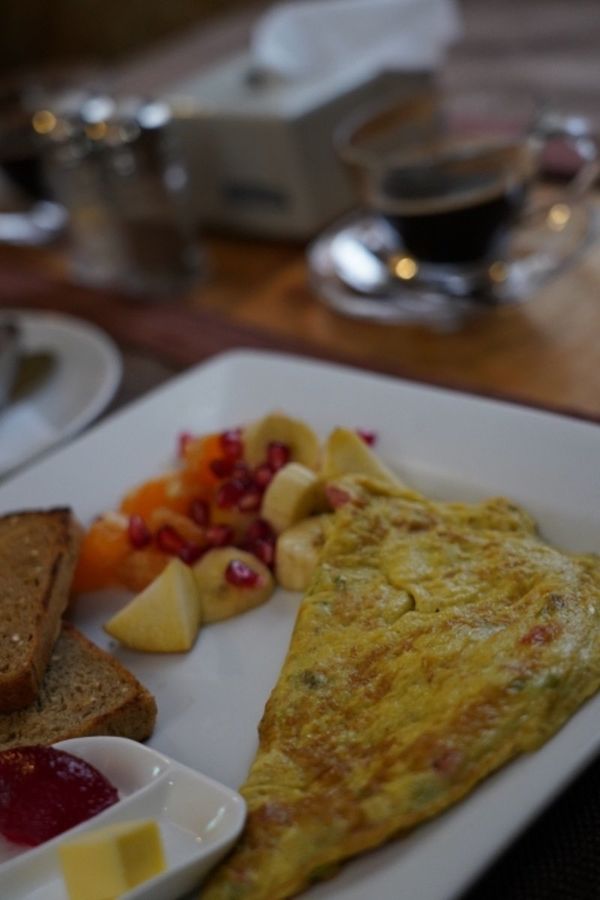 ネパール・カトマンズ「ネパールカトマンズヒマラヤの旅！」の写真：3日目朝は近所の「Yala cafe」で...