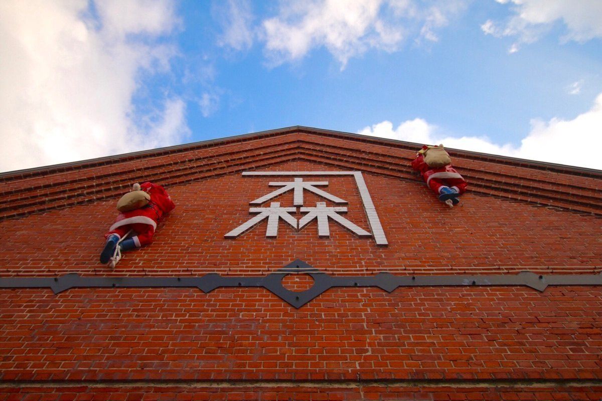 はるばる来たぜ函館！
函館山からの夜景が圧倒的だった！ベイエリアのオレン...