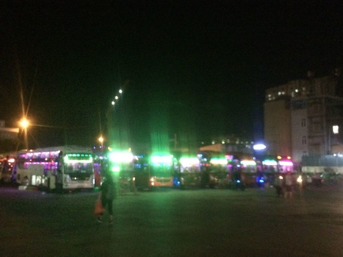 寝台バス
美食