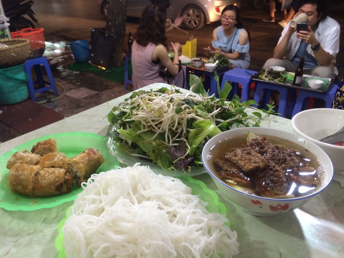 寝台バス
美食