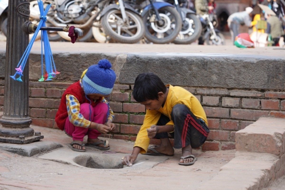 パクタプルの中心部「トゥマディー広場」。五重塔「ニャタポラ寺院」がある。し...