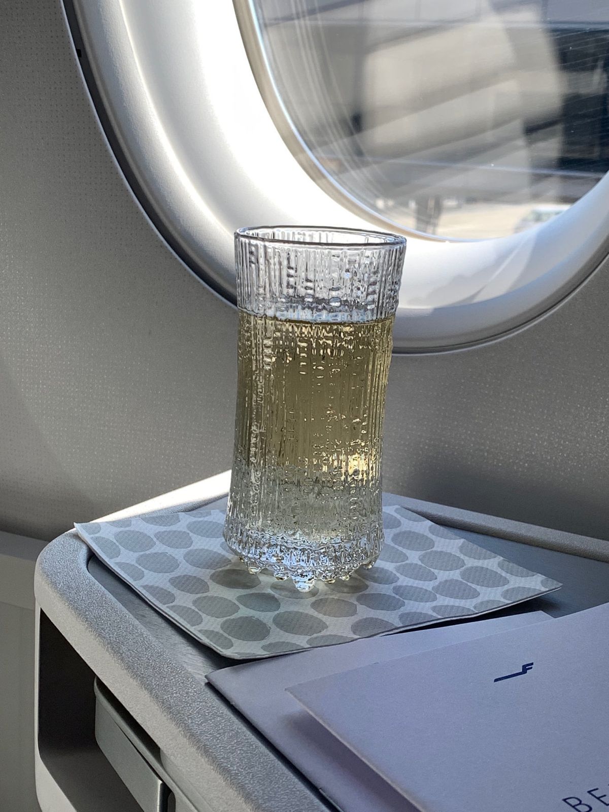 アイスランド🇮🇸に出発です。はじめてのフィンエアーです。マリメッコづくしと...