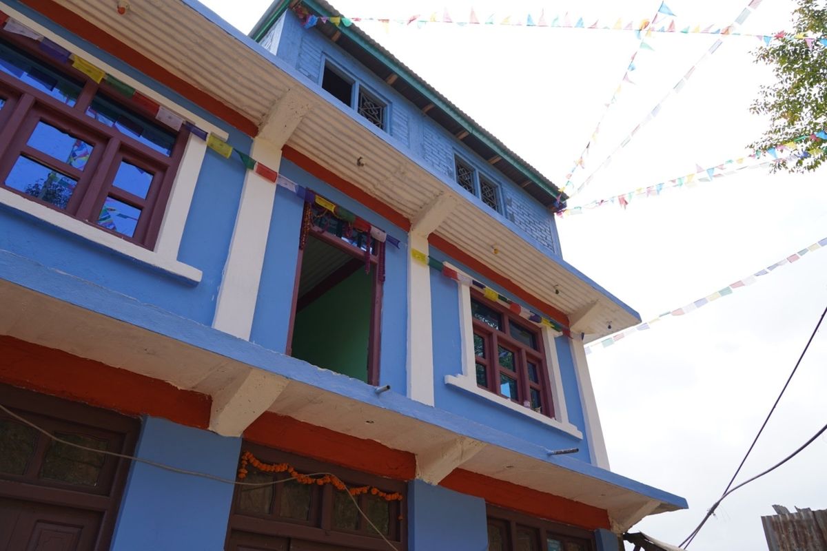 ‪ネパール最終日は軽くトレッキングをすることになった。目的地は銀杏旅館から...