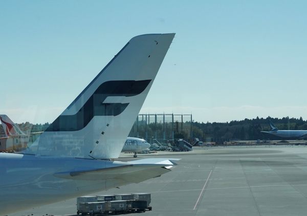 アイスランド・レイキャビク「アイスランド、オーロラと温泉の旅」の写真：日本からアイスランドへの直行便はない。今...