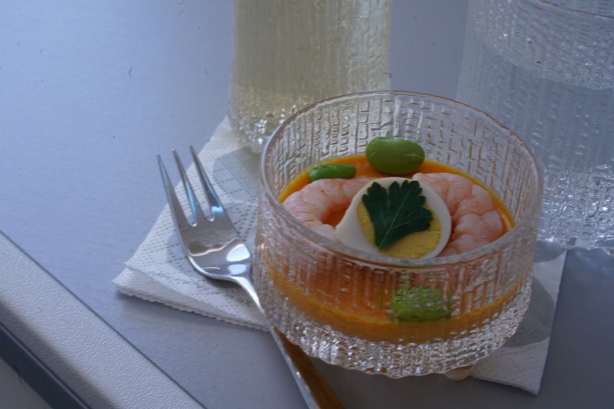 フィンエアーはさすがフィンランドだけありマリメッコ（Marimekko）と...