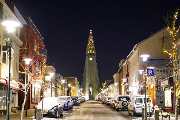 アイスランド・レイキャビク「アイスランド、オーロラと温泉の旅」の写真：アイスランド2日目。SNAPSというレス...