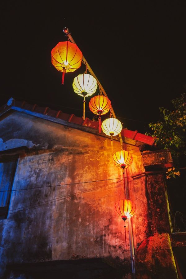 ベトナム・ダナン「ベトナム　ダナン・ホイアン」の写真：旧市街に近づくにつれて、少しずつランタン...