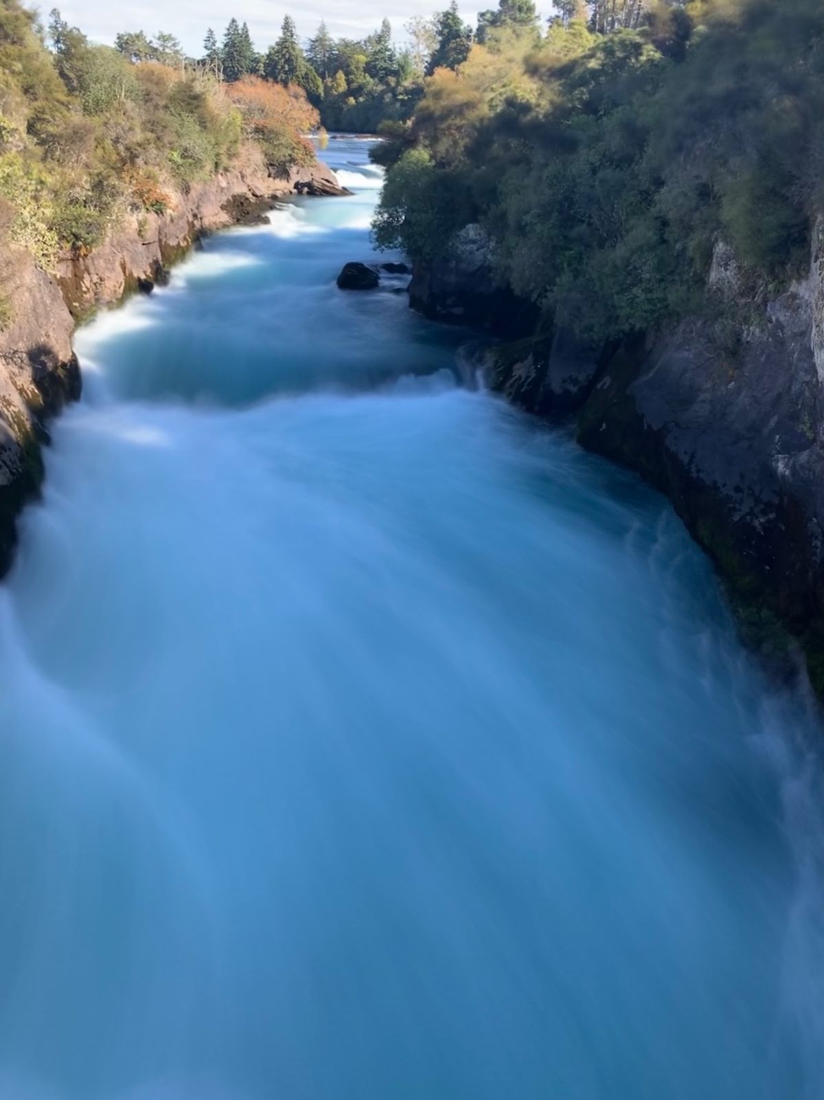 フカ滝。
圧巻の水の量。
ラフティングとかしてみたいけど一回投げ出されたら...