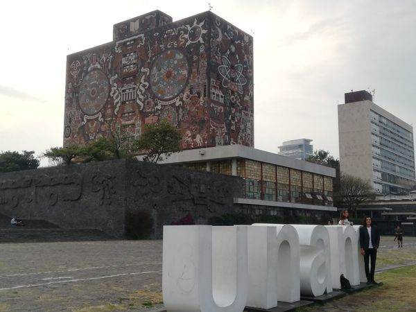 メキシコ・Guadalajara「中南米放浪記 2019 🇲🇽」の写真：首都メキシコシティ。学生の頃、大気汚染が...