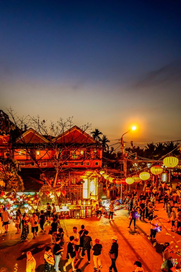 ベトナム・ダナン「ベトナム　ダナン・ホイアン」の写真：旧市街からアンホイ橋を渡るとナイトマーケ...