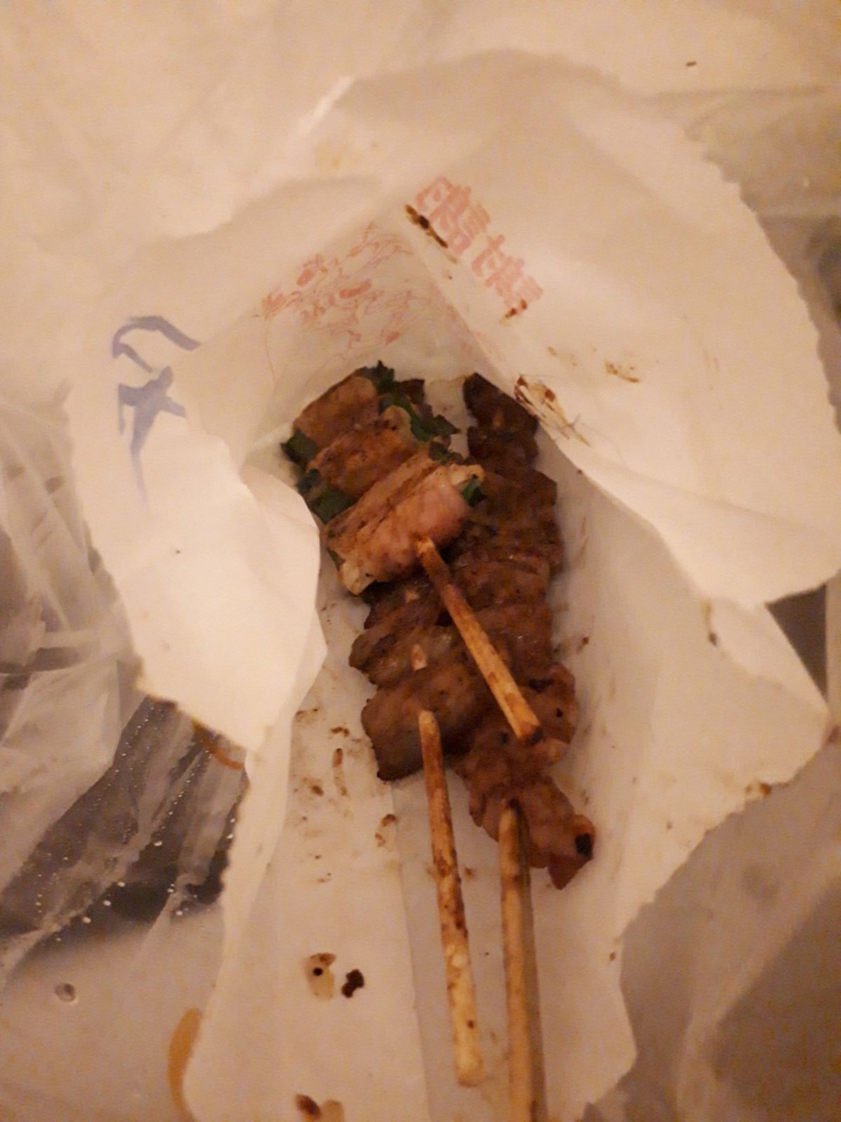 あー腹減ったなんか食べよ！今日は昨日のファストフードっぽいのじゃなくてガッ...