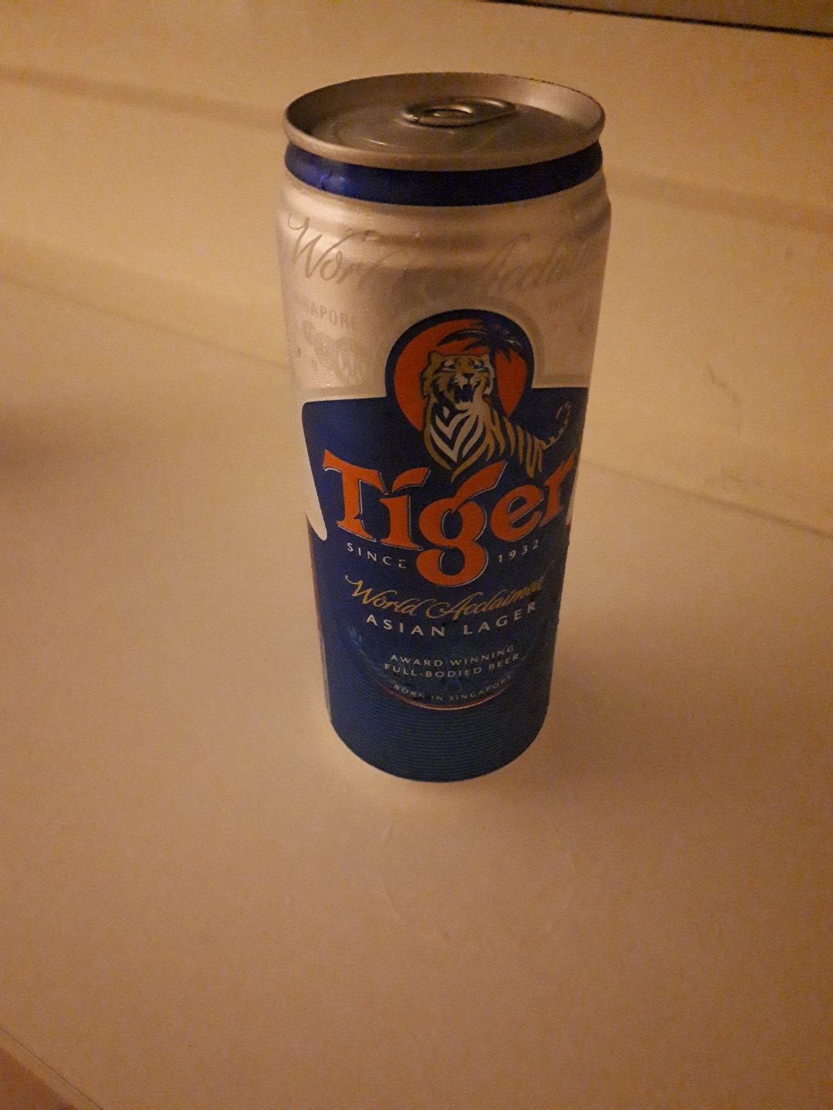 めっちゃ肉入った料理来た！
市場をさんざんウロウロした挙げ句、今日は趣向を...