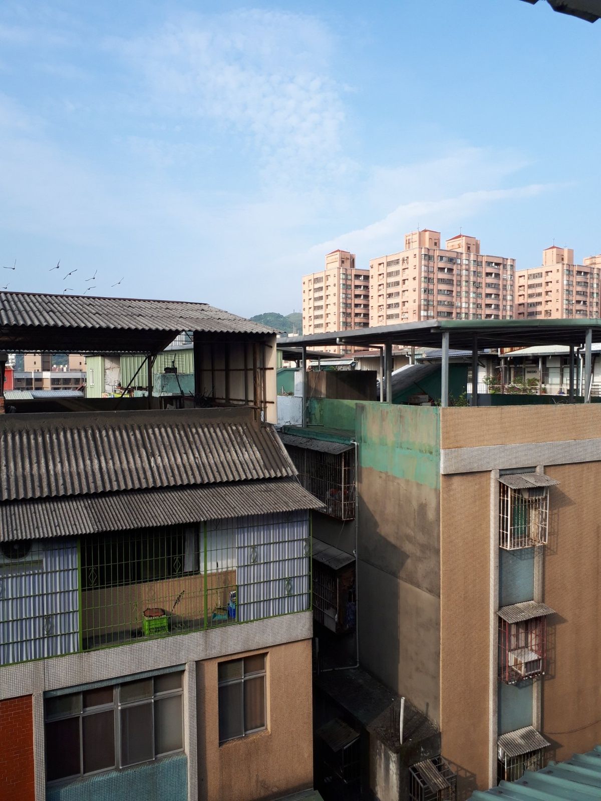 完全に飯日記になってますが開発合宿である以上宿命とも言えます。毎日家から徒...