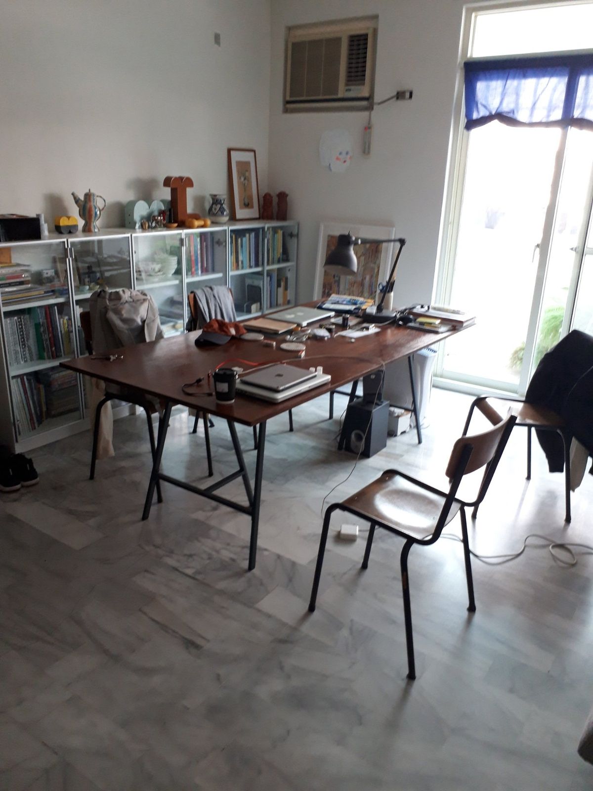 カップ麺だと…！店で食べるカップ麺とかもうジャンク感がスゴい。地元の高校生...