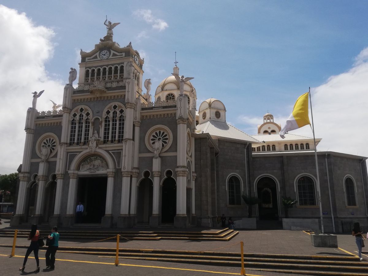 コスタリカの旧都カルタゴ。20世紀初頭の大地震によって上部が崩れた建物の跡...
