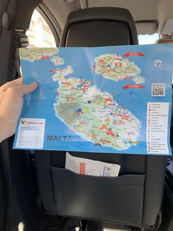 マルタ「マルタ島一人旅」の写真:今日はマルタ島一周してみる。ホテルの人に...