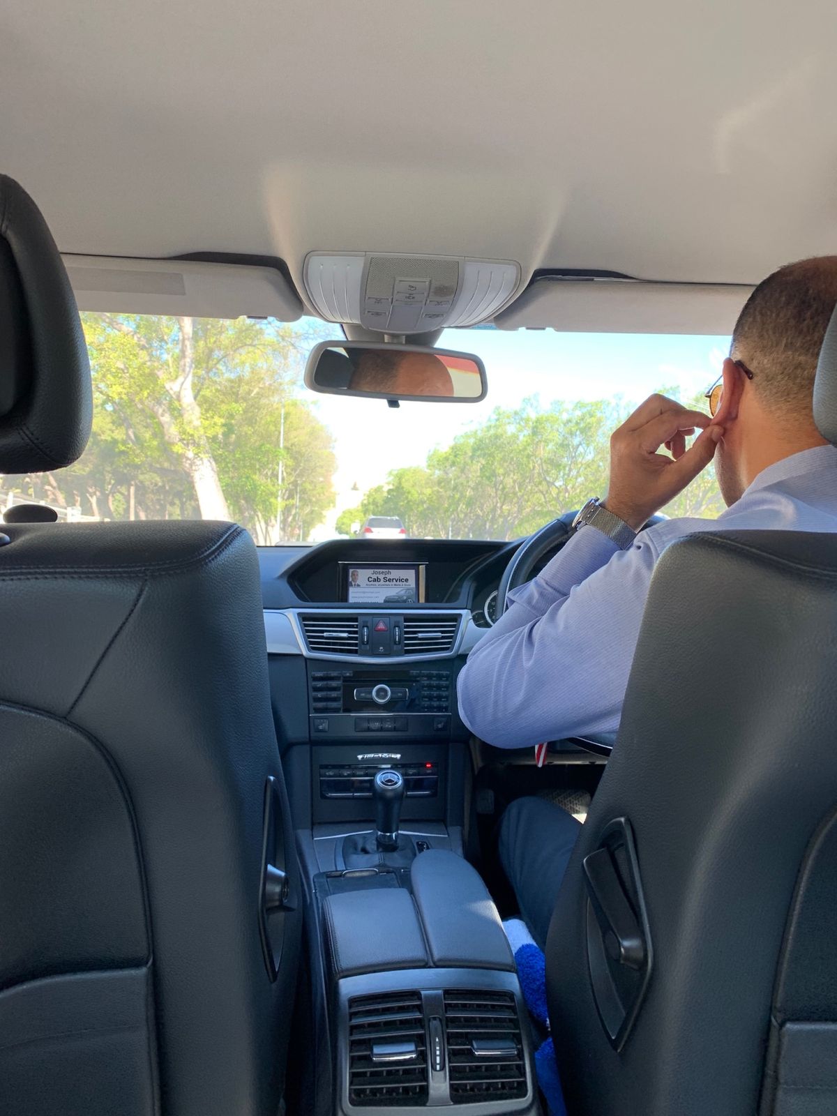 今日はマルタ島一周してみる。ホテルの人に色々聞いて、車をチャーター。1時間...