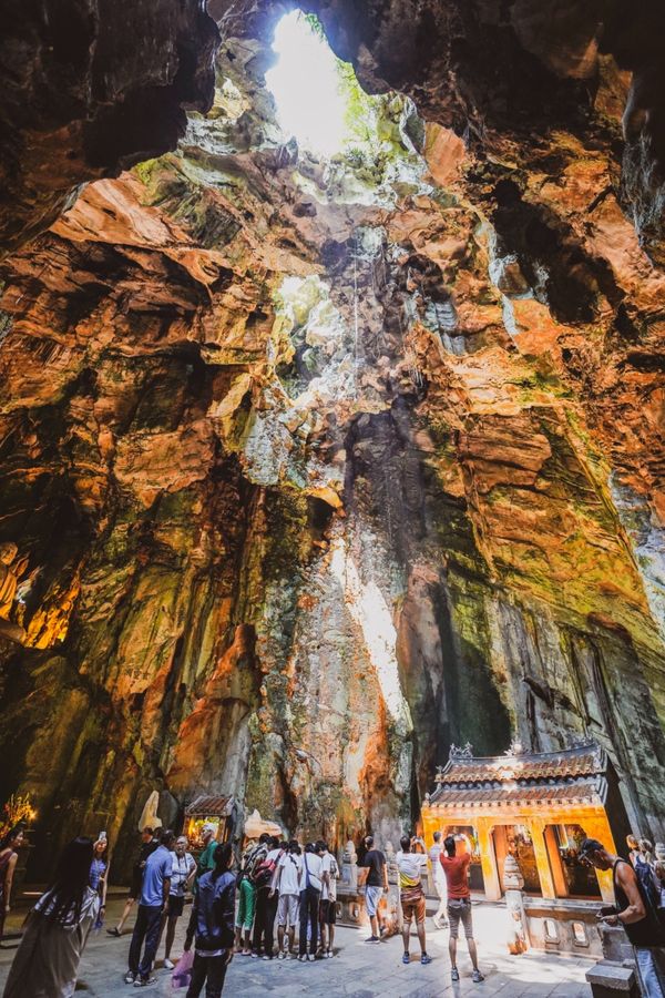 ベトナム・ダナン「ベトナム　ダナン・ホイアン」の写真：洞窟の最深部は五行山の中で一番の大きさだ...