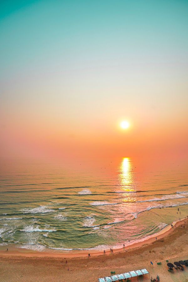 ベトナム・ダナン「ベトナム　ダナン・ホイアン」の写真：ダナン・ミーケビーチの朝日。Good M...