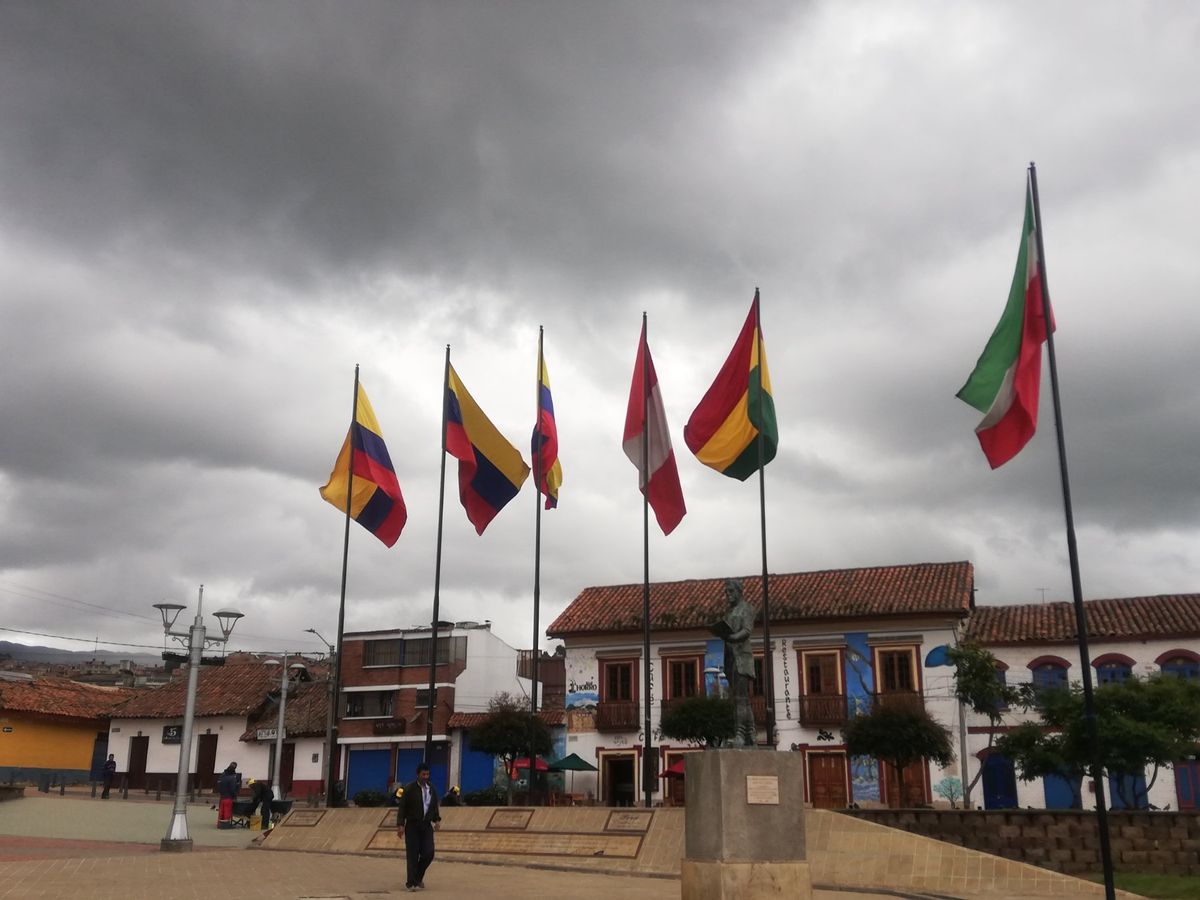 ボゴタからバスで一時間ほどの街シパキラにある塩の聖堂へ。かつて塩が採掘され...