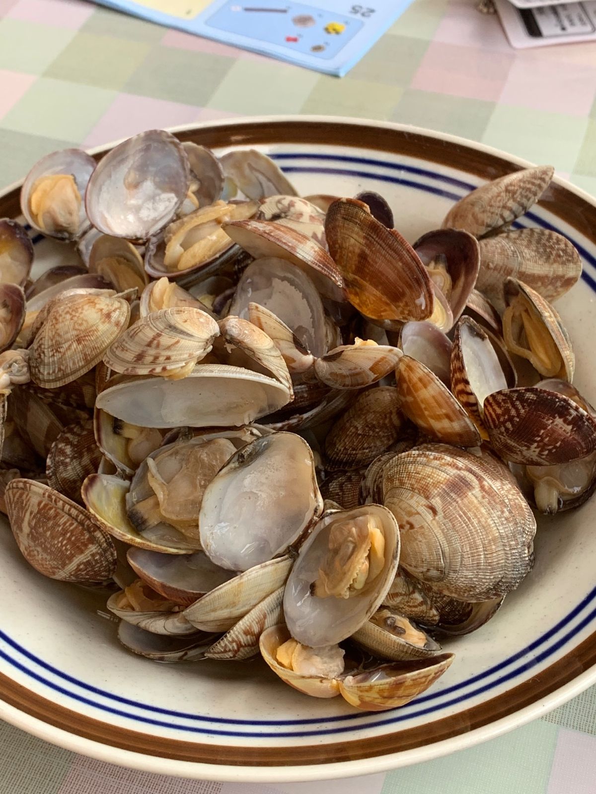 早朝7時からやっている「つぼい食堂」。あさり料理がたくさん！ローカル食堂大好き！