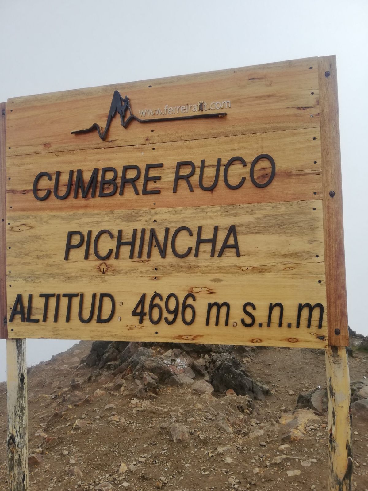 エクアドルと言えば、の赤道記念碑。この記念碑が実は赤道上からずれているとい...