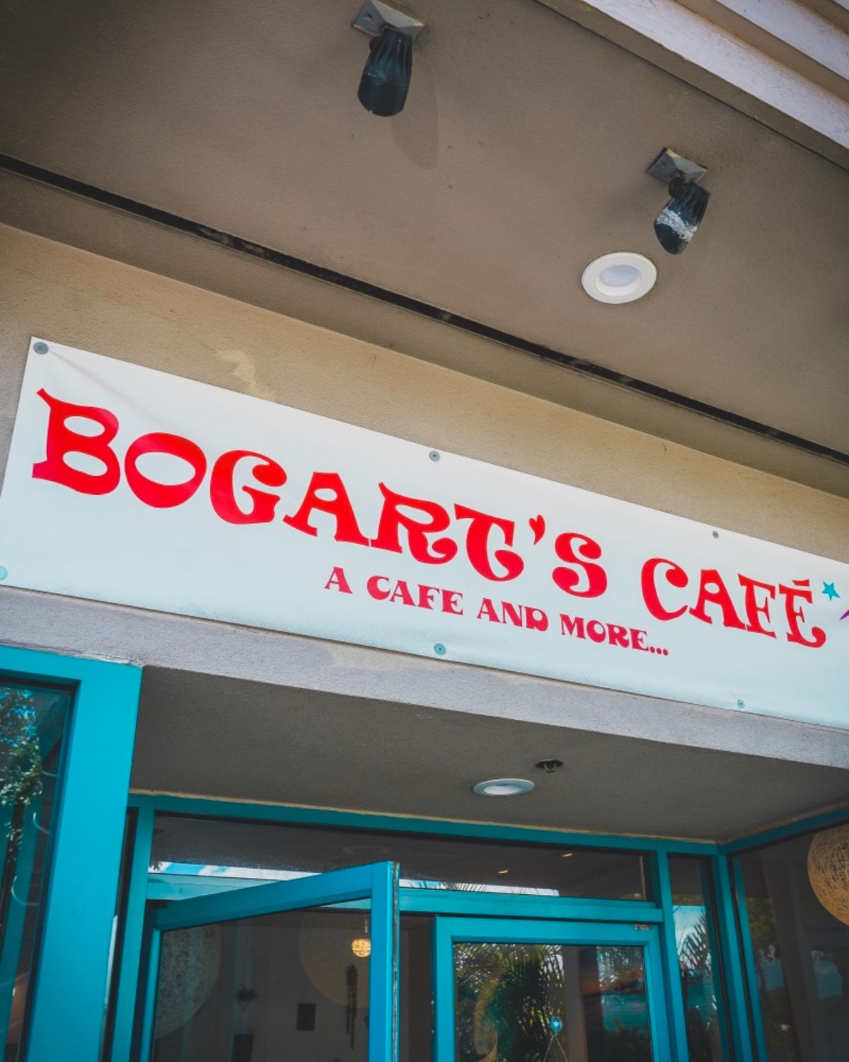ハワイにくるといつも行く朝食のお店。それは・・。

ボガーツカフェに行くと...