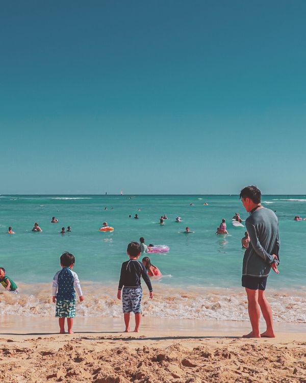 アメリカ(米国)・ハワイ「ハワイ家族旅行」の写真：僕の役目は遊ぶ番から見る番に。

ワイキ...