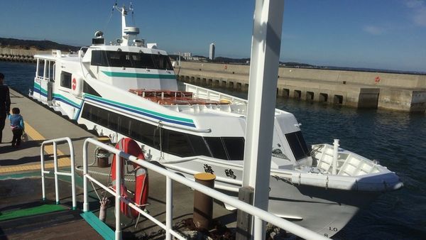 日本・日間賀島「三河湾に浮かぶ日間賀島」の写真：船