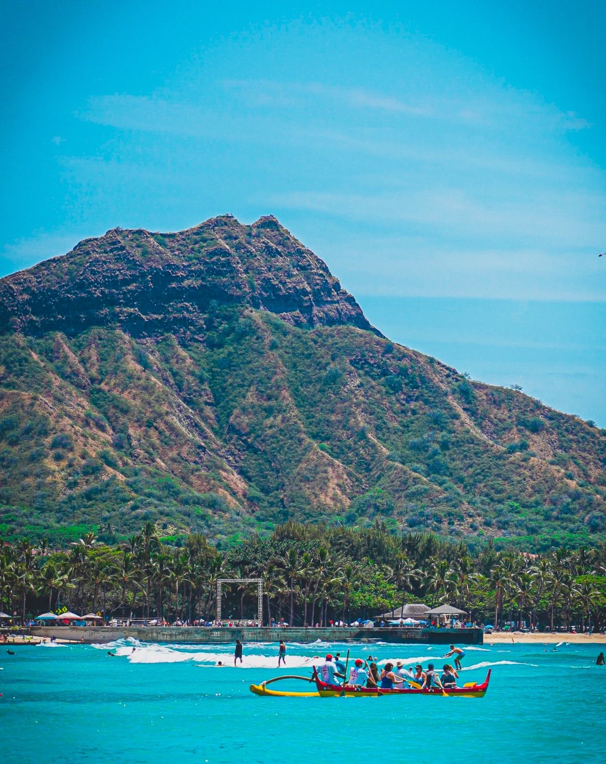 ハワイの写真で必ずや出てくる風景。

ワイキキビーチから眺めるダイヤモンド...