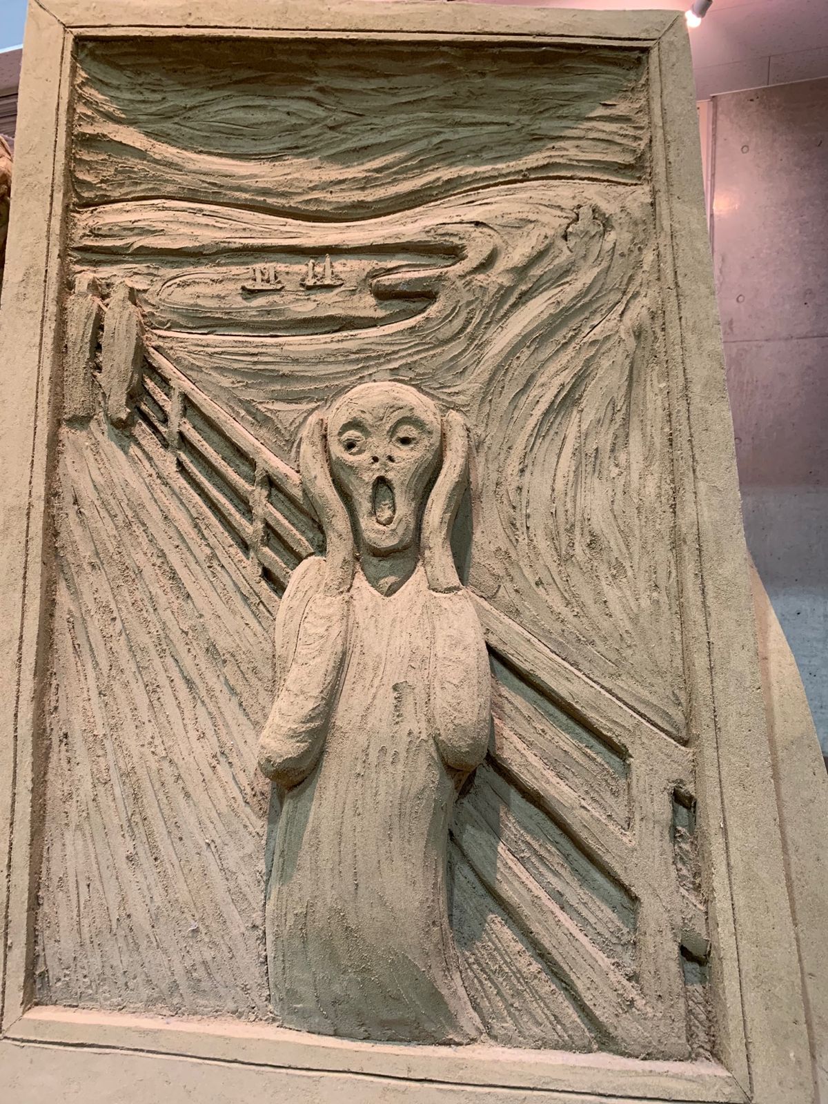 砂の美術館。鳥取砂丘のそばにあります。
「砂で世界旅行」というコンセプトで...