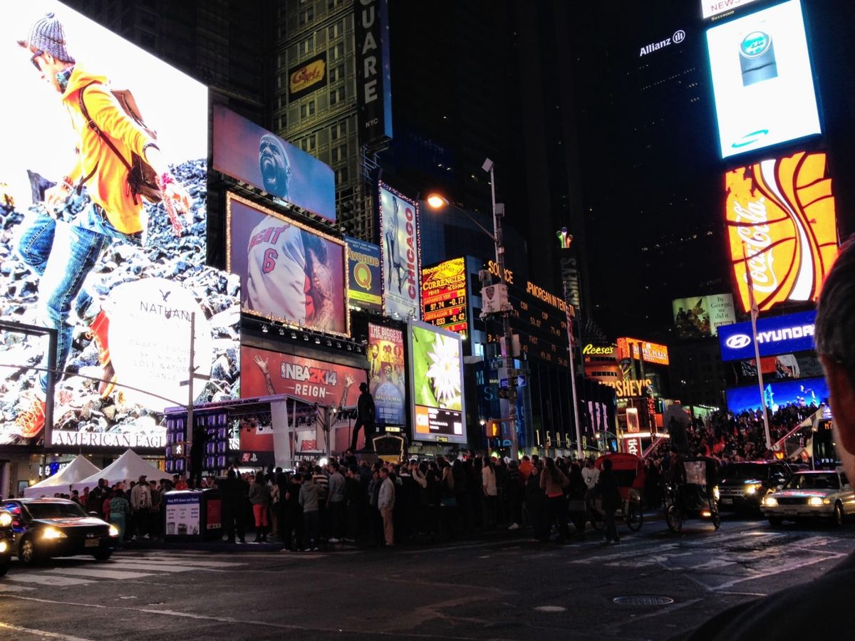 New Yorkの街は看板が大きくて大阪みたいだった。なんて言ったらNew...