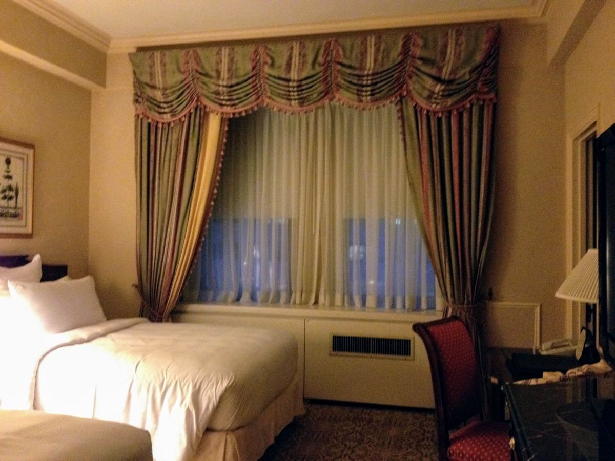 クラシックなホテルでした。
ごはんは外食してマッシュポテトらしきもの。