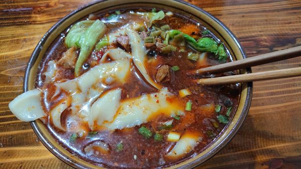 中国・成都「成都」の写真：青城山、都江堰からの帰り犀浦駅近くの食堂...