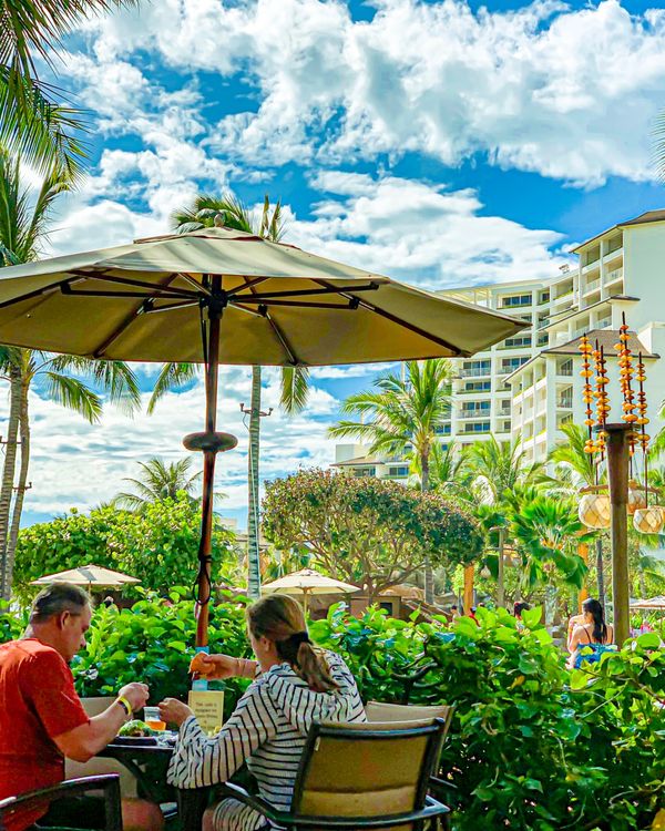 アメリカ(米国)・ハワイ「ハワイ家族旅行」の写真：キッズクラブに走り去る子供たち。

アン...