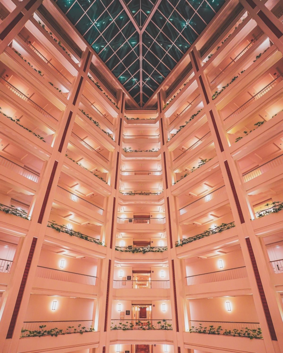 アウラニディズニーを去り次の目的地に移動する。

次は隣にあるフォーシーズ...