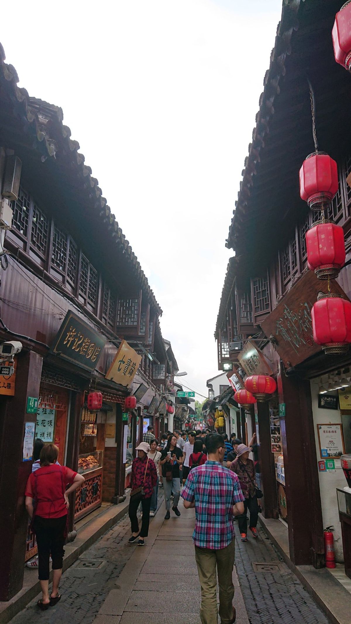 七宝老街。
こういうところで買い食いするのが楽しくなってきました。