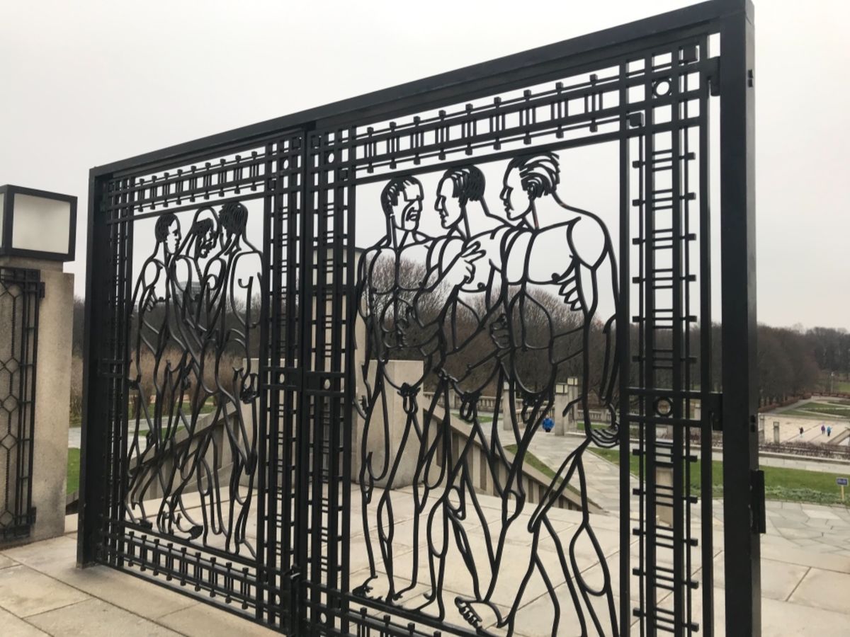 オスロで1番行きたかったヴィーゲラン彫刻公園。有名なおこりんぼう。期待を裏...