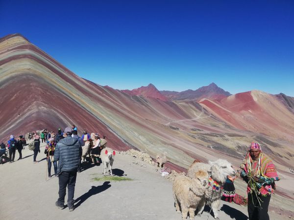 ペルー・Lima「中南米放浪記 2019 🇵🇪」の写真：クスコからのツアーで人気のレインボーマウ...