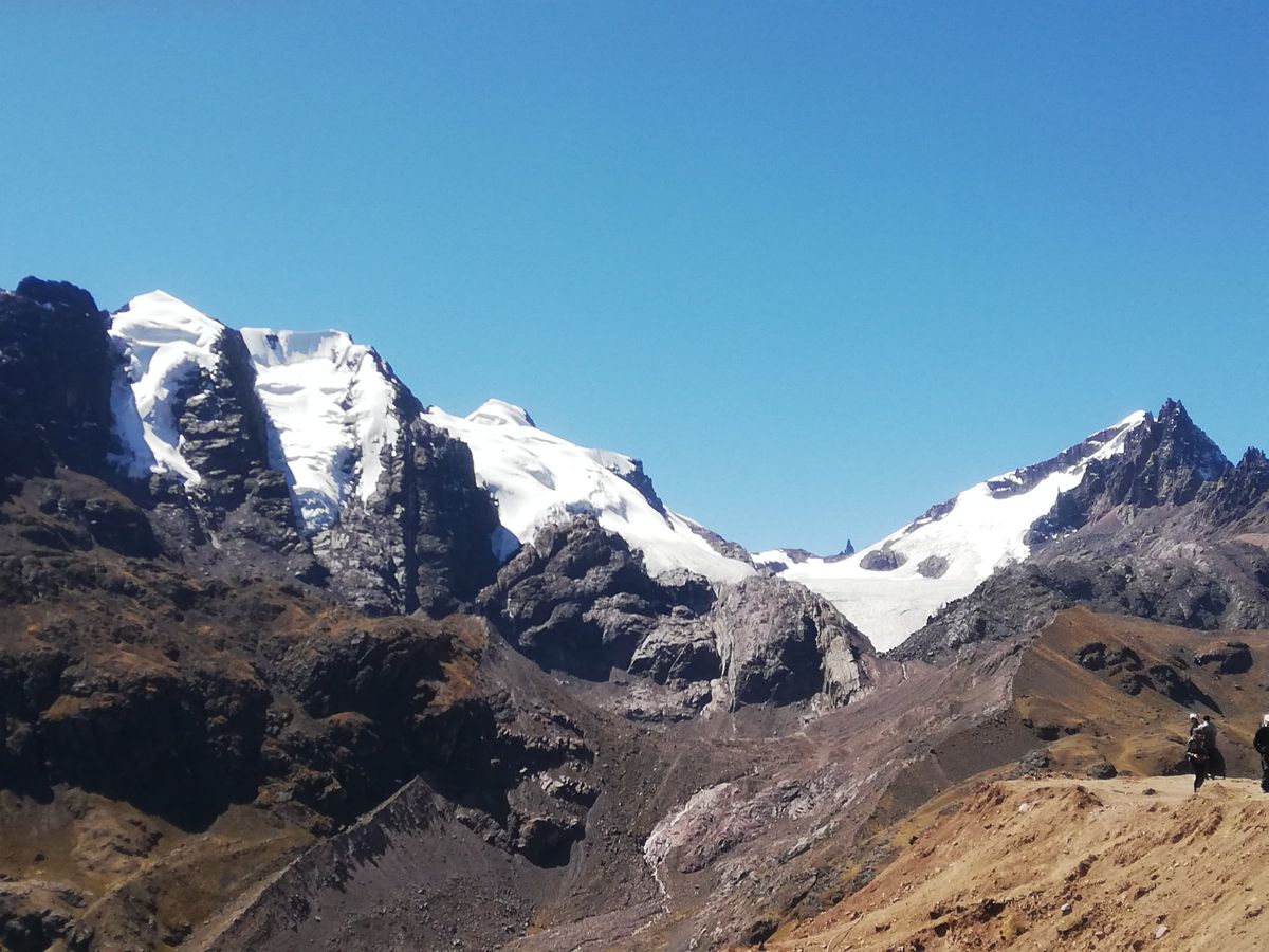 クスコからのツアーで人気のレインボーマウンテン。標高は5000mを超える。...
