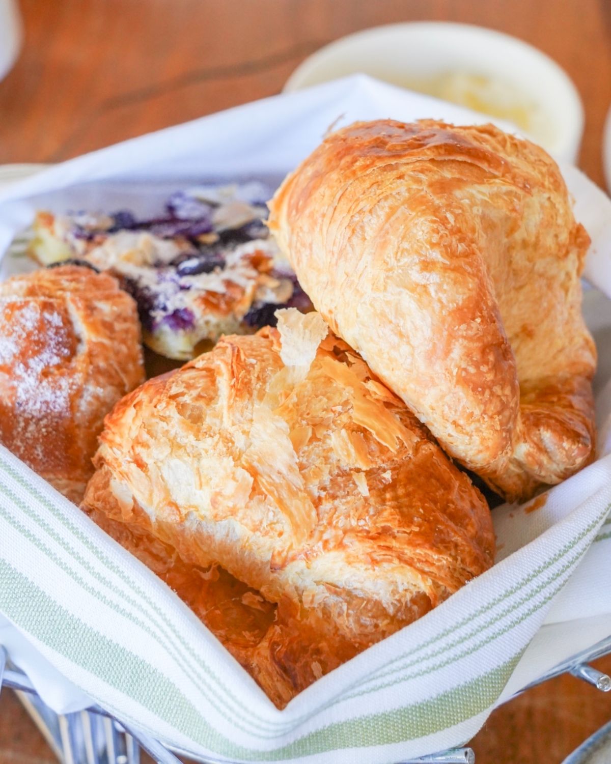 朝食はラ・ヒキ・キッチン

アサイーボウル風ギリシャヨーグルト
クロワッサ...