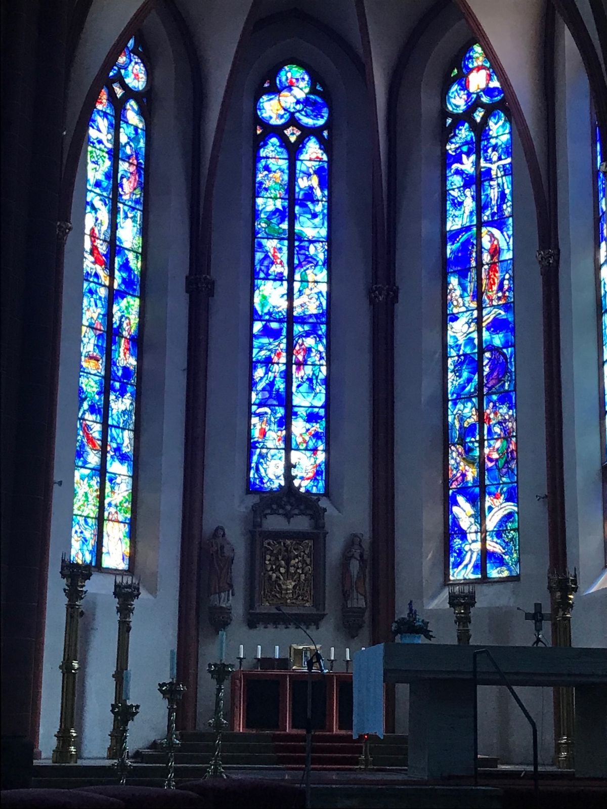 フランクフルト乗継で立ち寄ったマインツ。シャガール制作のステンドグラス聖シ...
